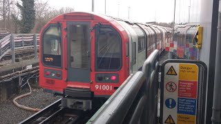 Central Line - 1992 Tube Stock - Refurbishment Train - at \u0026 Leaves Hainualt Station - P1 - 20/2/2025