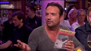 "Zoveel prachtige platen, maar niemand heeft ze meer in de gaten" - RTL LATE NIGHT