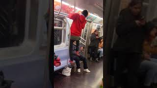 🤯 Crazy NYC Subway 🤔 #shorts #nycsubway