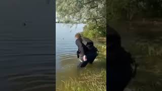 Ukrainians save dogs from floodwaters after Kakhovka Dam destroyed | SBS News