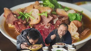 【食味阿远】阿远带朋友去吃卤煮火烧，20块钱一大碗，阿远直呼：比老北京正宗 | Luzhu Huoshao | Shi Wei A Yuan