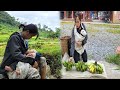 Single mother takes her child to school then goes to the market to sell bananas - Tue Man family