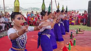 পাহাড়ে বসবাসরত  ত্রিপুরা সম্প্রদায়ের ঐতিহ্যবাহী বোতল নৃত্য। #culturaldiversity #rangamati