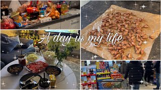 A day in my life |يوم في حياتي, مقاضي الشهر 🛒 , ترتيبات🧺🧹 , تحضير بعض المأكولات للسهرة 🍿🍷