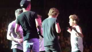 One Direction doing Haka, MC Hammer dance, Pyramid - Twitter Questions  - Christchurch, NZ 10/10/13