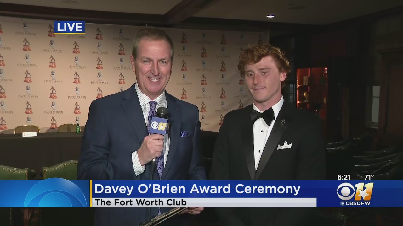 Max Duggan Accepts Davey O'Brien Award - YouTube