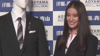 武井咲　CM女王の座に意欲　洋服の青山と契約