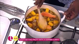 Lorraine Tucks Into Levi's Chicken Martinique | Lorraine