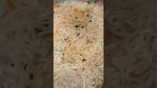 How to cook Taiwanese minced pork flavor instant noodles