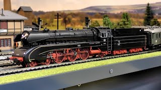 Roco BR10 and Trix BR10 Black Swans with Sound and Smoke