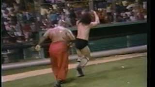 WWC: Carlos Colón \u0026 Abdullah The Butcher vs. Bruiser Brody \u0026 Stan Hansen (1984)