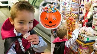 VLOG - CHASSE AUX BONBONS D’HALLOWEEN - Des Bonbons ou un Sort ?! Trick or Treat