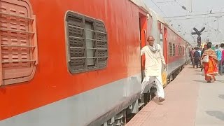 देखिये चलती ट्रेन से उतरने का नतीजा | Indian Railway