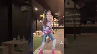 ស្រីស្អាតរាំ Tik Tok 2023