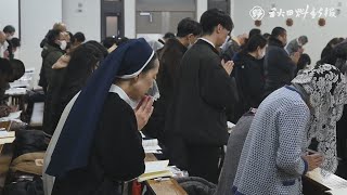 クリスマス、厳かにミサ　秋田市のカトリック秋田教会