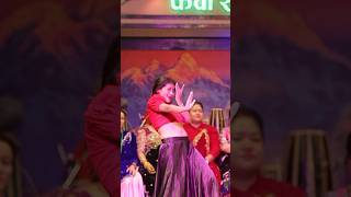 यो नाच मन नपराउने को होला बबाल बबाल viral nepali वायरल songs #youtubeshorts #dance #entertainment