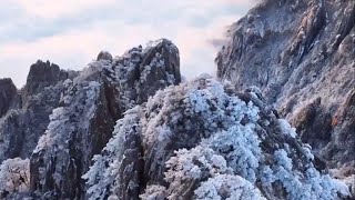 Clouds and rime scenery in Huangshan Mountain