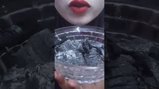 charcoal eating 🤤🤤 #charcol #eatingsounds #asmr