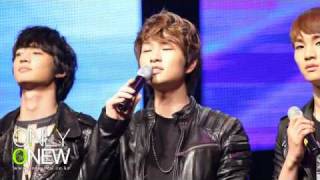 [FANCAM] 110220 Onew singing \