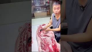 #阿浩教你选猪肉 小弟每天的使命就是教会大家挑选好吃的猪肉，让哥哥姐姐们都能上菜市场挑到好吃的猪肉！#买猪肉怎么挑选好肉 #菜市场最靓的仔 #现场实拍 #上热门 @DOU+上热门 ……