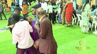 This's how Prophet Kakande ministers! _One on one prophetic moment!