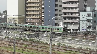 【東北本線】夏のさいたま新都心駅に到着する東北本線の電車 Train of Tohoku Line arriving at summer Saitamashintoshin Station