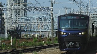 横須賀線普通上総一ノ宮行きE217系1462SY16+E217系Y136と埼京線各駅停車海老名行き12001 253M、特急踊り子10号東京行きE257系3030MNA-08が走行！【花月園前踏切】