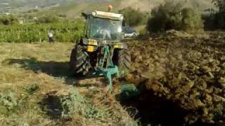 PROVA ARATURA CLAAS NECTIS 267 F in Sicilia