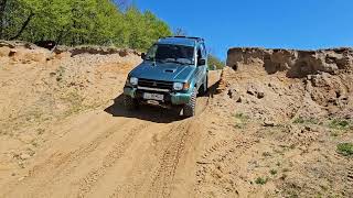 Mitsubishi Pajero 2.8 Km3 vs Hyundai Galloper 2.5 Comforser MT sand mode