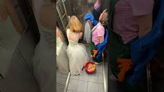 The bride's nightmare ended in the elevator