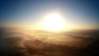 Létání nad mlhou / Flying over the mist