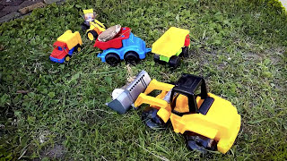 Construction Toys for Kids! Bulldozers, and Garbage Trucks. #garbagetrucks #bulldozer #children