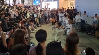 (4K)토요일밤 홍대거리는 젊음의 열기가 가득한 거리공연으로 불탑니다(Hongdae Street, Saturday night street performances and youth)