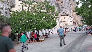 Ulaz u dvoriste Manastira Ostrog