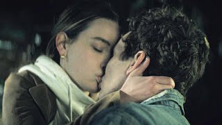 You: Season 3 / Kiss Scenes — Love and Theo (Victoria Pedretti and Dylan Arnold) Slick Kiss