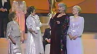 The Golden Girls close the 1986 Emmy Awards  Betty White, Dick Van Dyke, Milton Berle, George Burns
