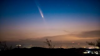 Comet streaking across the sky captured by Chinese astronomy enthusiasts