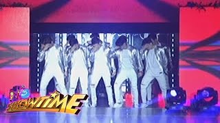 It's Showtime: Hashtags performs "With My Eyes Closed"