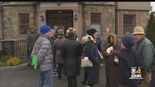 Silicon Valley Bank customers line up to take money out of Wellesley branch