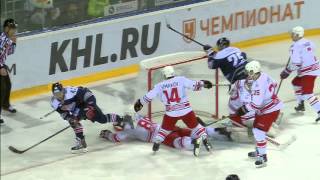 Dangerous moment behind the Avtomobilist's net