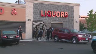 Police investigating smash-and-grab at South Side grocery and liquor store