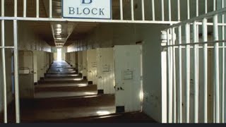 United States Penitentiary Marion, how it was in 80s and 90s. A look inside the prison.