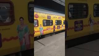 Guntur to Secunderabad junction arrived at Platform no 3 of Warangal Railway Station