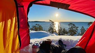 Wild winter camping and snowshoe hiking in the Stockholm archipelago 