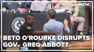 Beto O'Rourke disrupts Gov.  Greg Abbott Texas school shooting news conference