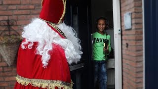 SINTERKLAAS DUTCHTUBER BEZOEKT FANS MET CADEAUTJES!