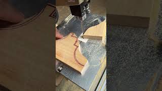 The carpenters cutting skills with a bandsaw #woodworking #wood #diy