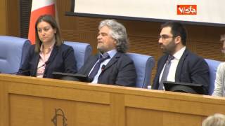 GRILLO: BOLDRINI DILETTANTE ALLO SBARAGLIO, NON CI CACCERA' PIU' DAL PARLAMENTO