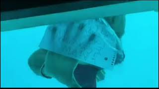 Man delights GF with underwater ring proposal