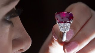 Red diamond. 😮 The rarest and most expensive?